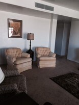 Short Term Furnished Rental Townhome Apartamentos