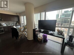 352 Front St W in Toronto, ON - Building Photo - Building Photo
