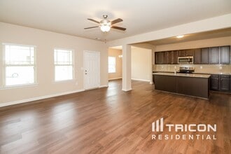 189 Stillwood Dr in Newnan, GA - Building Photo - Building Photo