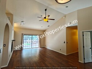 1560 E Sonoran Desert Dr in Tucson, AZ - Building Photo - Building Photo