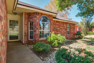 6113 6th St in Lubbock, TX - Building Photo - Building Photo