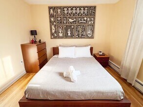 6 Norumbega Ter, Unit 10 in Waltham, MA - Foto de edificio - Building Photo