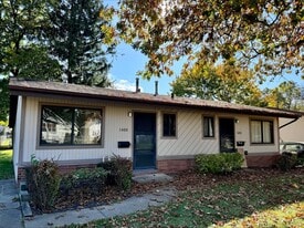 1400 Kentucky Ave in Akron, OH - Building Photo