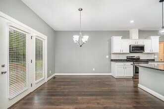 817 Jefferson Rd in Greensboro, NC - Building Photo - Building Photo