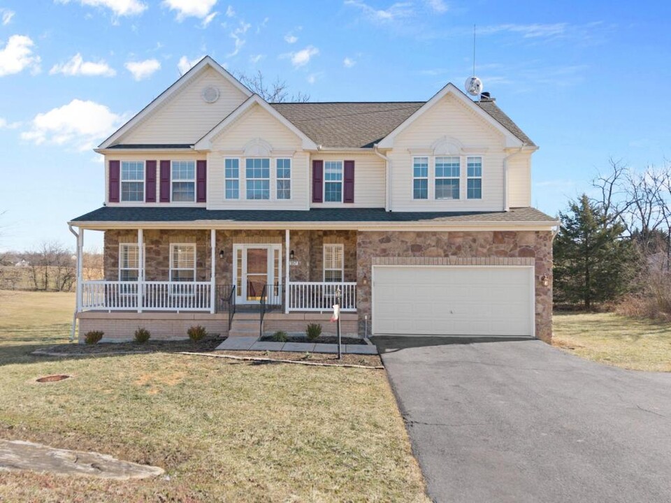 357 Chimney Cir in Middletown, VA - Building Photo