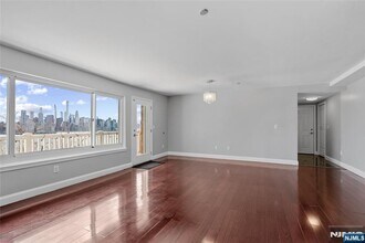 7400 JFK Blvd E in North Bergen, NJ - Building Photo - Building Photo