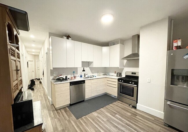 19 Eastman St, Unit 1