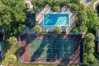 Coach Light in Fern Park, FL - Foto de edificio - Building Photo