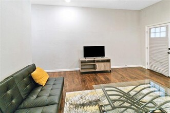 5524 Junius St in Dallas, TX - Building Photo - Building Photo