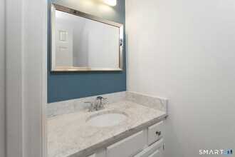 377 Hope St in Stamford, CT - Foto de edificio - Building Photo