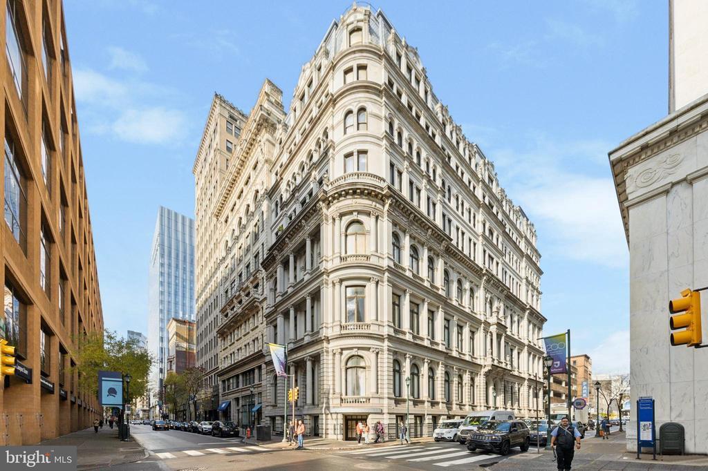 1001-13 Chestnut St in Philadelphia, PA - Building Photo