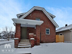 1724 Woodlawn Ave in Indianapolis, IN - Building Photo