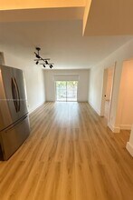 445 SW 11th St, Unit 209 in Miami, FL - Building Photo - Building Photo