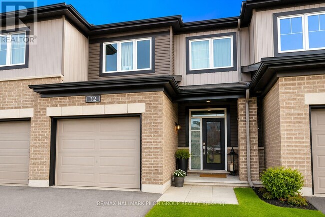 property at 32 Damselfish Walk