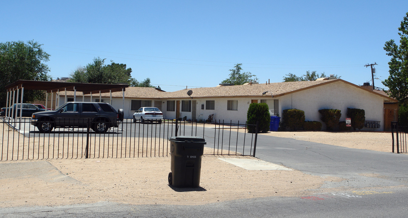 20381 Zuni Rd in Apple Valley, CA - Building Photo