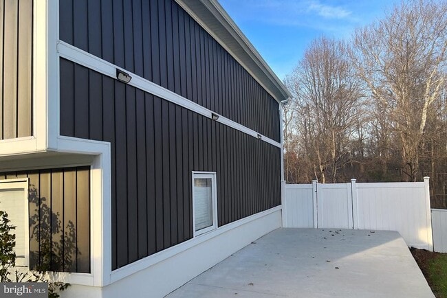 property at 7822 Grassy Garth