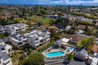 969 Hygeia Ave in Encinitas, CA - Building Photo - Building Photo
