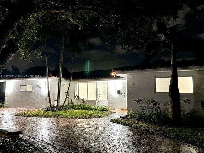 4719 Madison St in Hollywood, FL - Building Photo - Building Photo