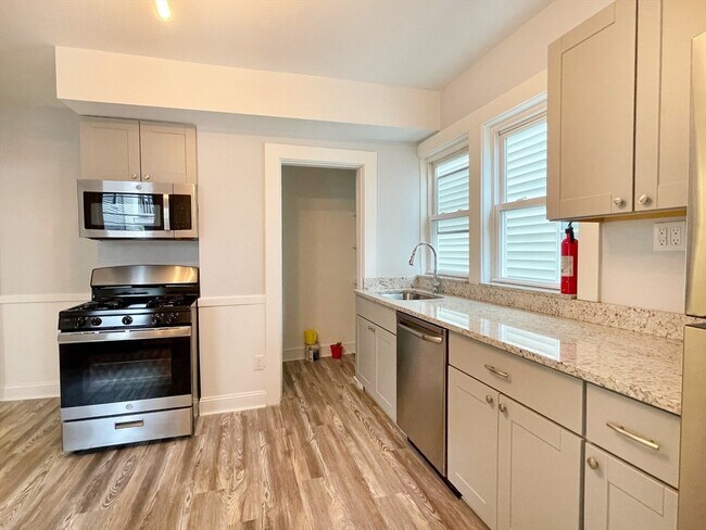19 Howell St, Unit 1A in Boston, MA - Foto de edificio - Building Photo