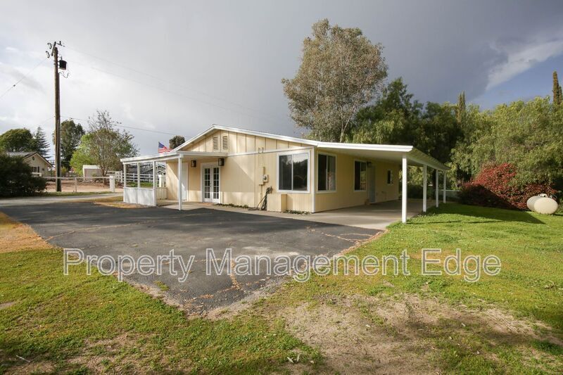 42250 Patton Ave in Murrieta, CA - Building Photo