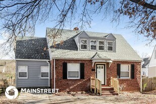 4437 Gladstone Blvd in Kansas City, MO - Building Photo