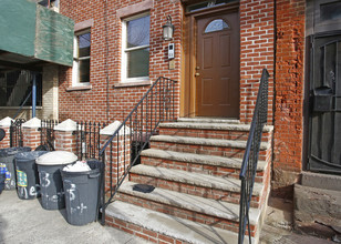 33 Garnet St in Brooklyn, NY - Building Photo - Building Photo