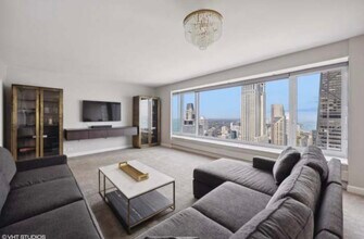 161 E Chicago Ave, Unit 161 E Chicago Ave #46H in Chicago, IL - Building Photo - Building Photo