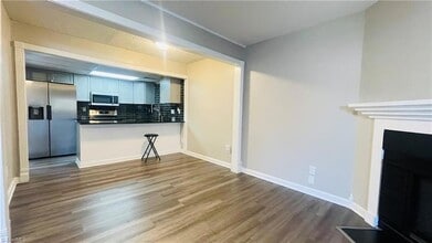 1732 N Hamilton St, Unit D in High Point, NC - Building Photo - Building Photo