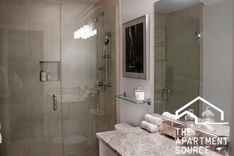 1241 W Jackson Blvd, Unit 2 in Chicago, IL - Building Photo - Building Photo