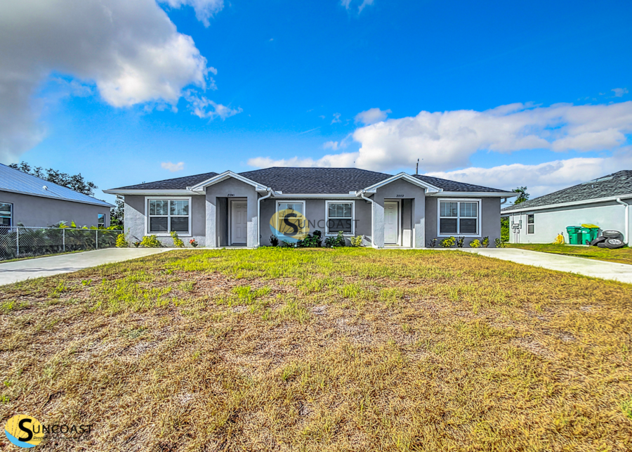 27216 Washington St in Punta Gorda, FL - Building Photo