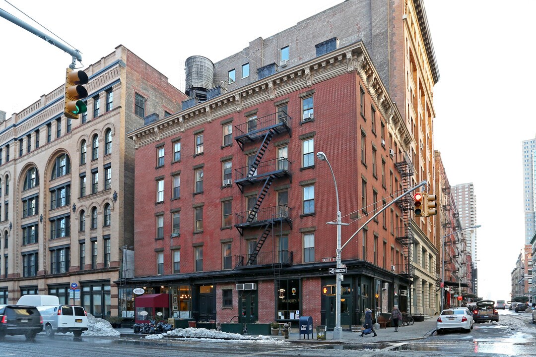 18 N Moore St in New York, NY - Foto de edificio