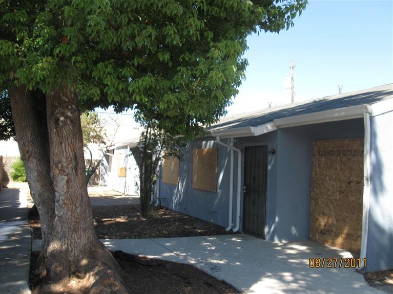 8643-8647 Acapulco Way in Stockton, CA - Building Photo