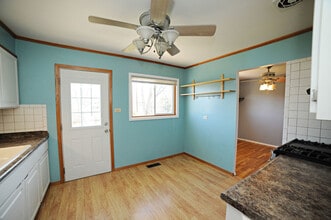 1425 Highland Blvd in Hoffman Estates, IL - Building Photo - Building Photo