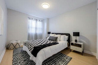 Lord Dufferin Apartments in Toronto, ON - Building Photo - Building Photo