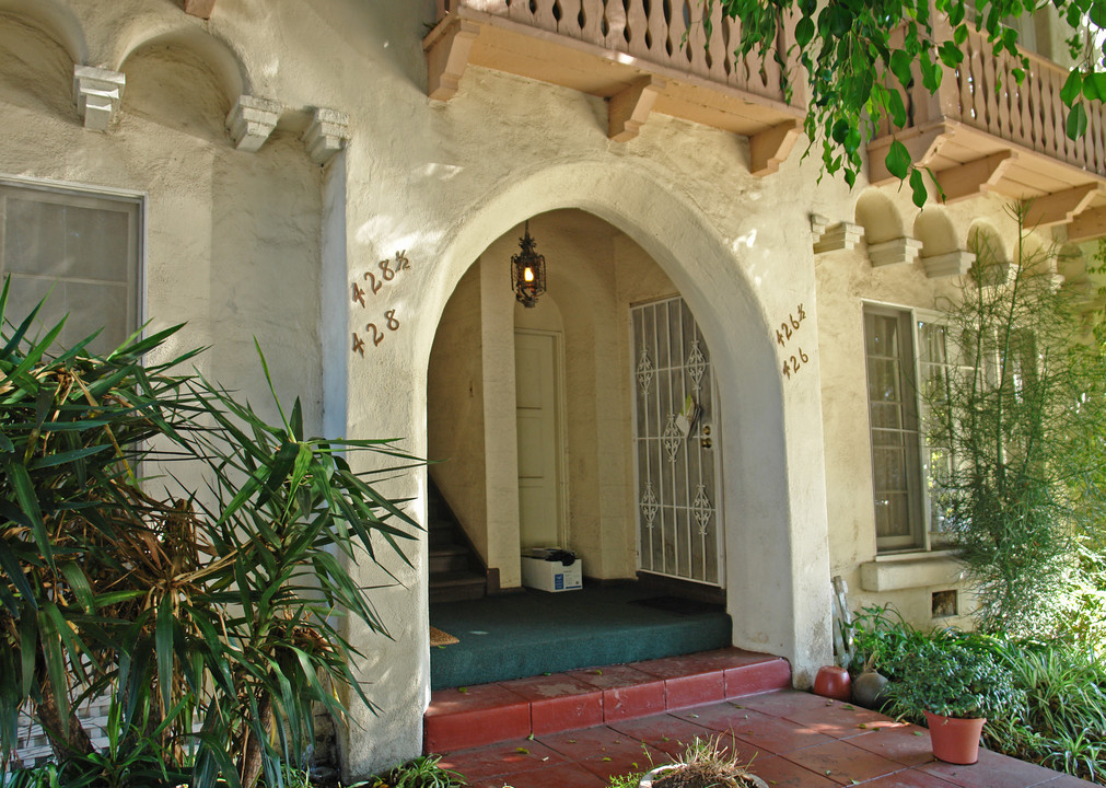 426 N Spaulding Ave in Los Angeles, CA - Foto de edificio
