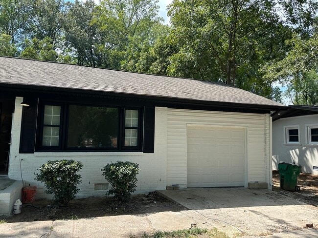 1415 Vancouver Dr in Charlotte, NC - Building Photo - Building Photo