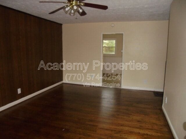 105 E Mimosa Dr