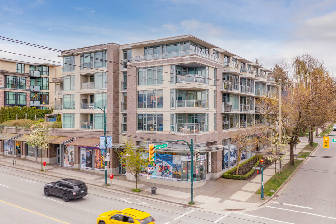 Vue on Manitoba in Vancouver, BC - Building Photo