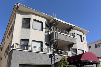 LONG BEACH GATSBY APARTMENTS in Long Beach, CA - Building Photo - Building Photo