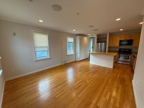 486 Revere St, Unit 5 in Revere, MA - Building Photo - Building Photo