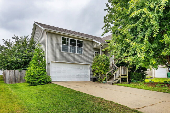 property at 1229 E 18th St
