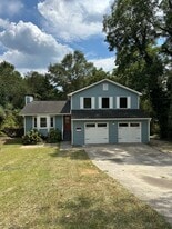 958 King Rd in Riverdale, GA - Building Photo