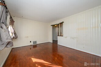 1 Ovington Ave in Edison, NJ - Building Photo - Building Photo