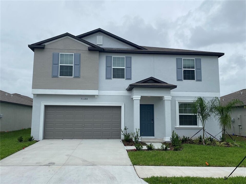 31688 Sun Kettle Lp in Zephyrhills, FL - Building Photo