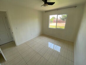 612 S R St in Tulare, CA - Building Photo - Building Photo
