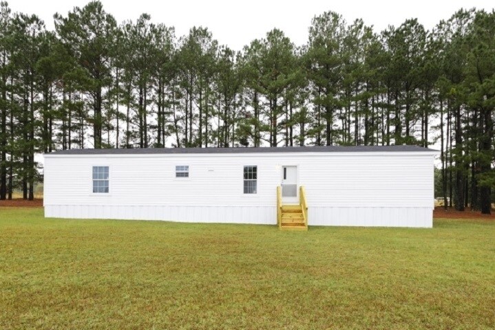 30 Luart Dr in Lillington, NC - Building Photo