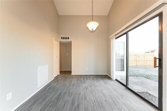 404 Weaver St in Cedar Hill, TX - Building Photo - Building Photo