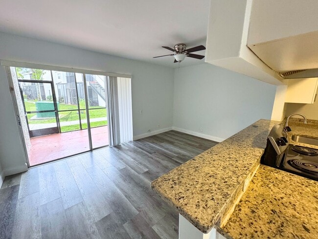 4461 Treehouse Ln in Tamarac, FL - Building Photo - Building Photo