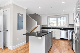 Third and Central Place in Dover, NH - Building Photo - Interior Photo