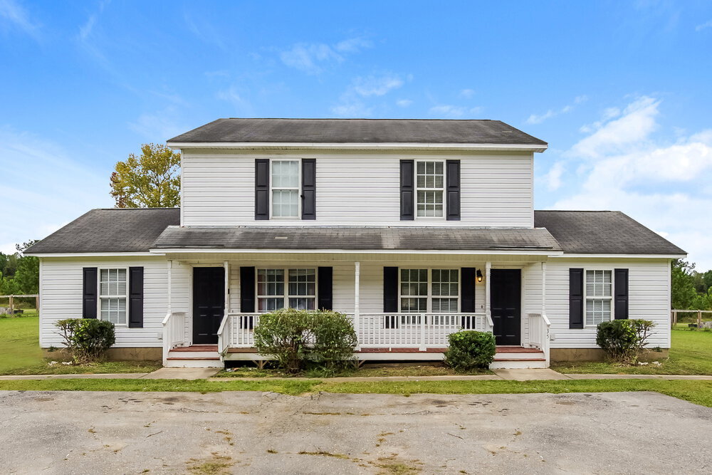 33 35 Brantley Cir in Smithfield, NC - Building Photo